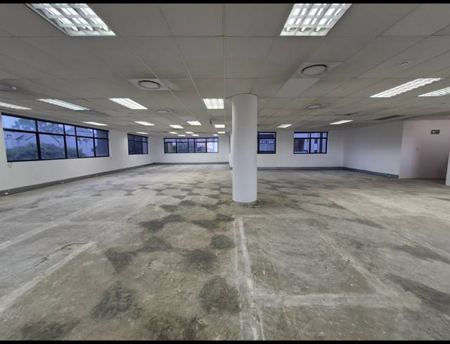 330M² OFFICE TO LET IN SUNNINGHILL